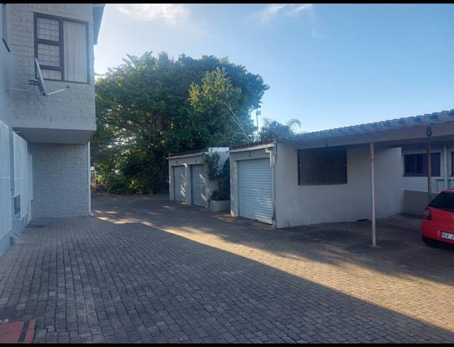 2 BEDROOM APARTMENT FOR SALE IN UVONGO